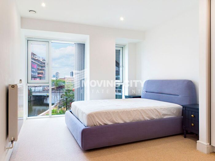 2 Bedroom Flat To Rent In City West Tower, High Street, E15