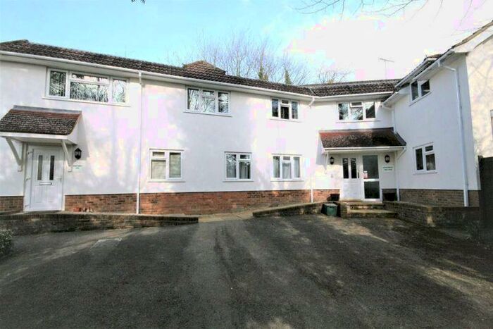 1 Bedroom Ground Flat To Rent In Bramble Lane, Amersham, HP7