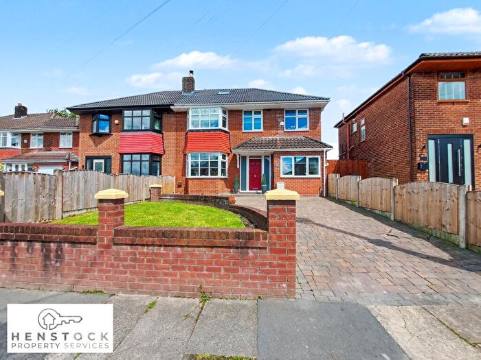 6 Bedroom Semi Detached House For Sale In Malvern Road, Alkrington, Middleton, Manchester, M24