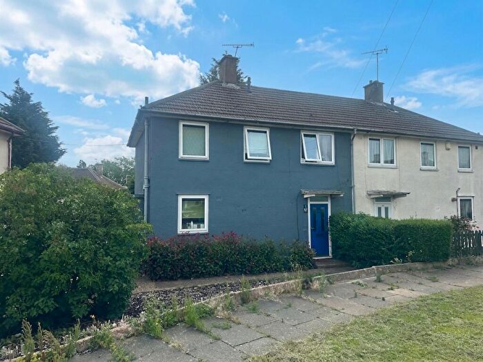 3 Bedroom Semi-Detached House For Sale In Chadwell Road, Leicester, LE3