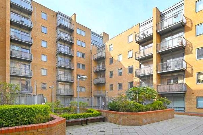 2 Bedroom Apartment To Rent In Turner House, Cassilis Road, Canary Wharf, South Quay, London, E14