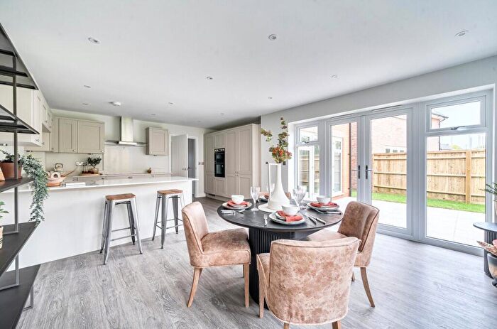 4 Bedroom Detached House For Sale In Hackney Way, Mortimer Common, Reading, Berkshire, RG7