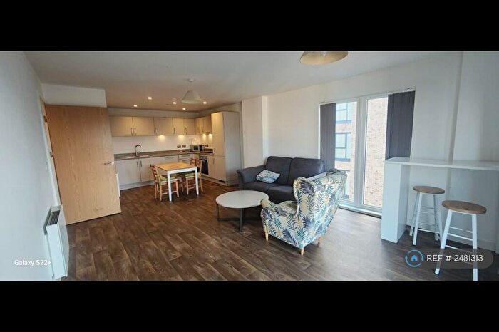 2 Bedroom Flat To Rent In Roosevelt Apartments, Birmingham, B15