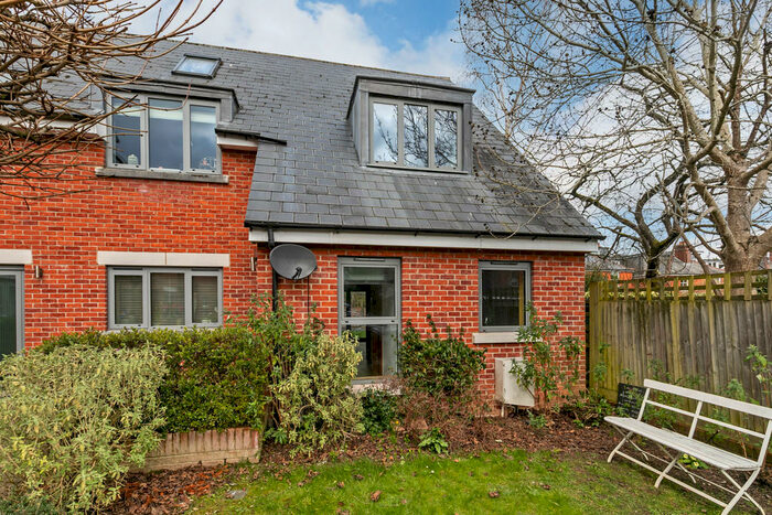 2 Bedroom Mews To Rent In Becks Mews, Stockbridge Road, Winchester, Hampshire, SO22