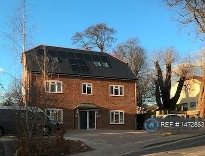 1 Bedroom Flat To Rent In Greenhill, High Wycombe, HP13