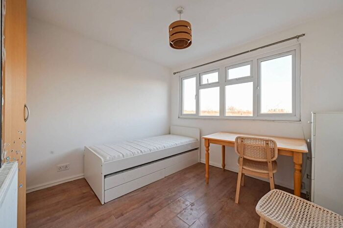 5 Bedroom Flat To Rent In High Road Leytonstone, Leytonstone, London, E11