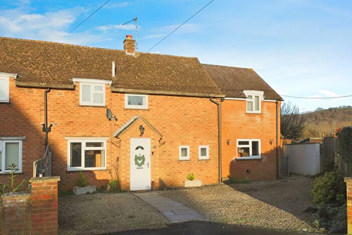 3 Bedroom Semi-Detached House For Sale In Sandscroft Avenue, Broadway, Worcestershire, WR12