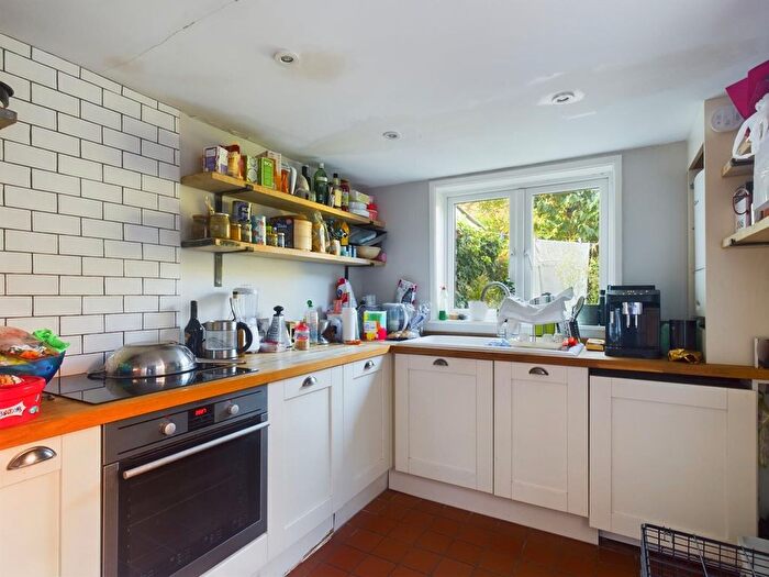 2 Bedroom Cottage To Rent In Donnington Gardens, Reading, RG1