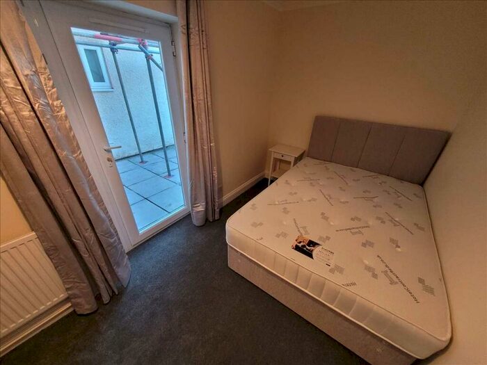 2 Bedroom Apartment To Rent In Garden Flat, Alma Road, BS8