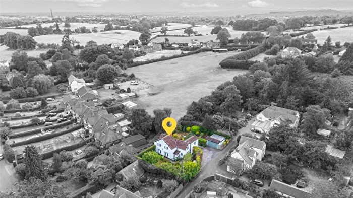 3 Bedroom Cottage For Sale In Fairfield Road, Bromsgrove, B61