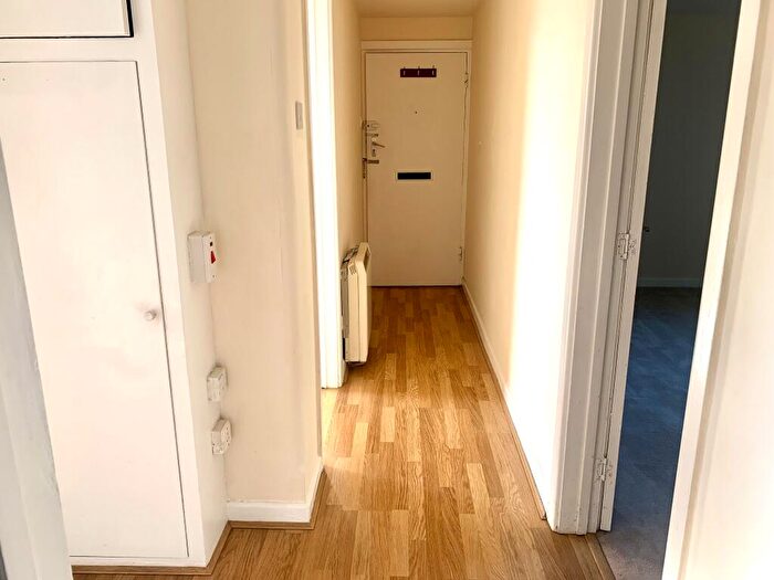 2 Bedroom Apartment To Rent In Bassett, Southampton, SO16