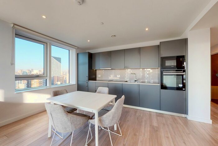 2 Bedroom Flat To Rent In New Lion Way, London, SE17