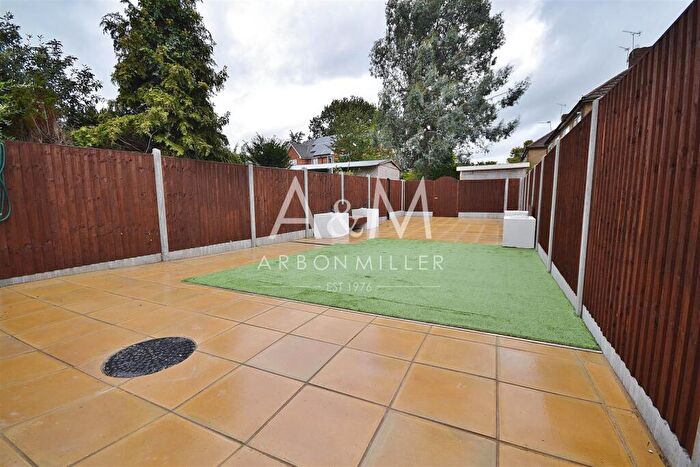 Studio To Rent In New North Road, Hainault, IG6