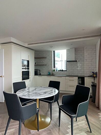 2 Bedroom Flat To Rent In Gauging Square, Wapping, E1W