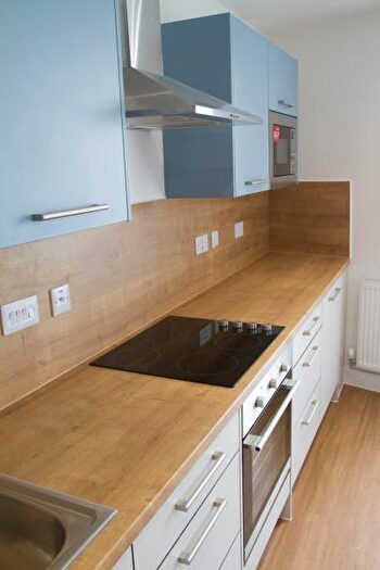 5 Bedroom Apartment To Rent In Deluxe Ensuite Orbital House, NG7