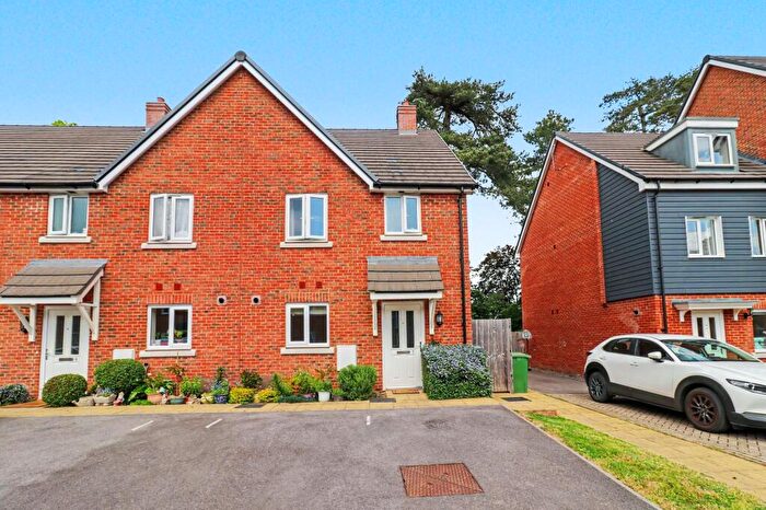 3 Bedroom Terraced House For Sale In Davidson Drive, Fair Oak, SO50