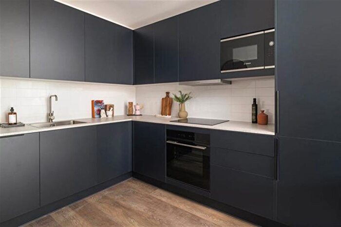 1 Bedroom Flat To Rent In Chelsea Botanica, Watermeadow Lane, SW6