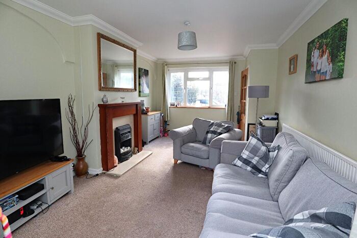 3 Bedroom Terraced House For Sale In Marshal Road, Poole, Dorset, BH17 - Photo 2
