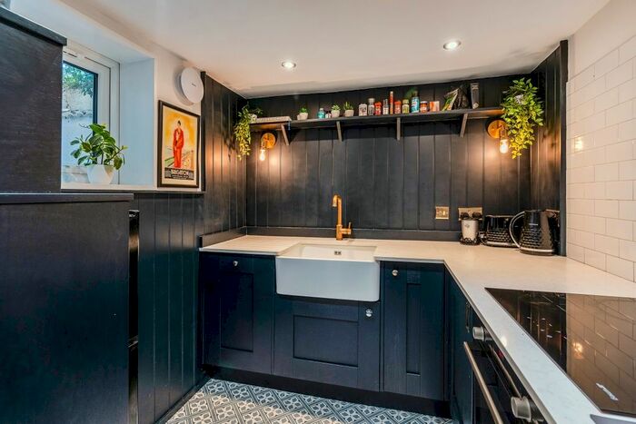 2 Bedroom Mews To Rent In St. Georges Mews, Brighton, BN1