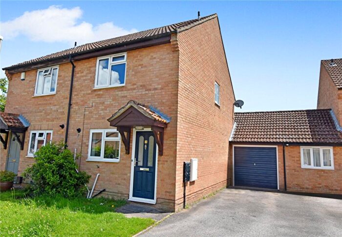 2 Bedroom Semi Detached House To Rent In Bagnols Way, Newbury, Berkshire, RG14