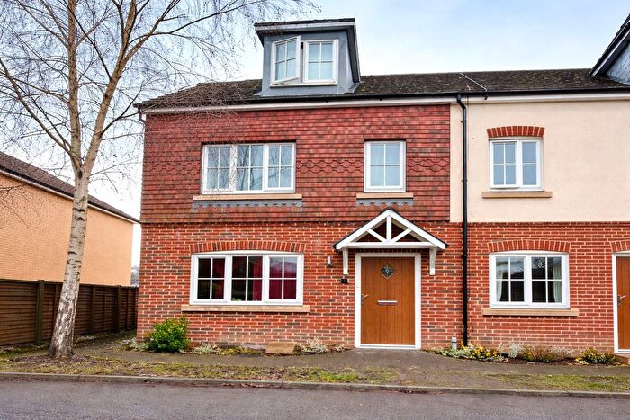 4 Bedroom End Terrace House To Rent In Kensington Place, Farnborough, Hampshire, GU14