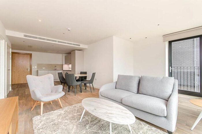 1 Bedroom Flat To Rent In Three Colts Lane, Bethnal Green, E2