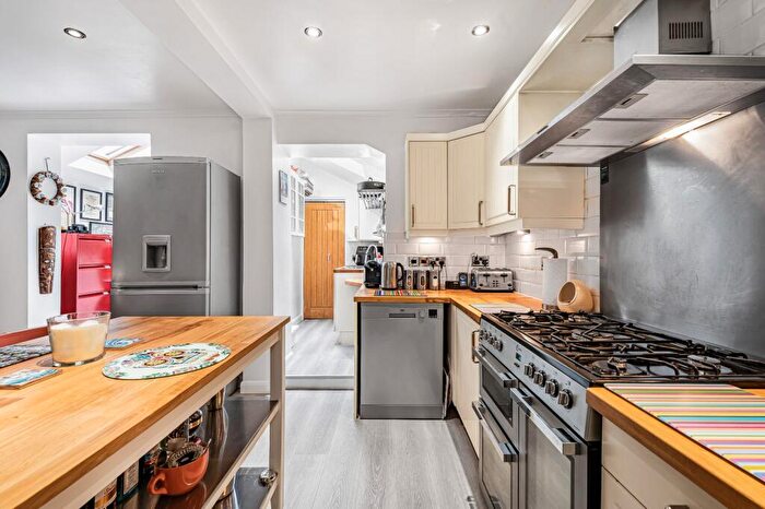 3 Bedroom Semi-Detached House For Sale In Kings Road, Haslemere, Surrey, GU27