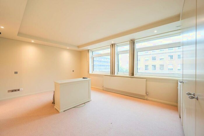 2 Bedroom Flat To Rent In Nottingham Terrace, Marylebone, London, NW1