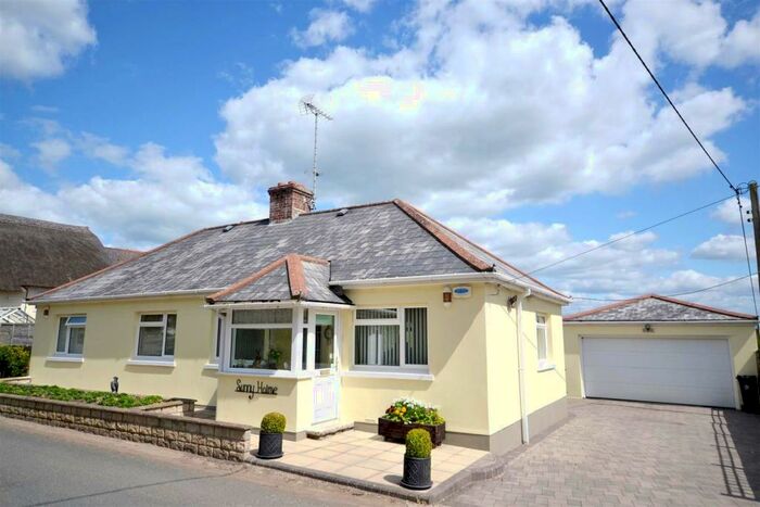 3 Bedroom Bungalow For Sale In Lower Bockhampton, Dorchester, DT2