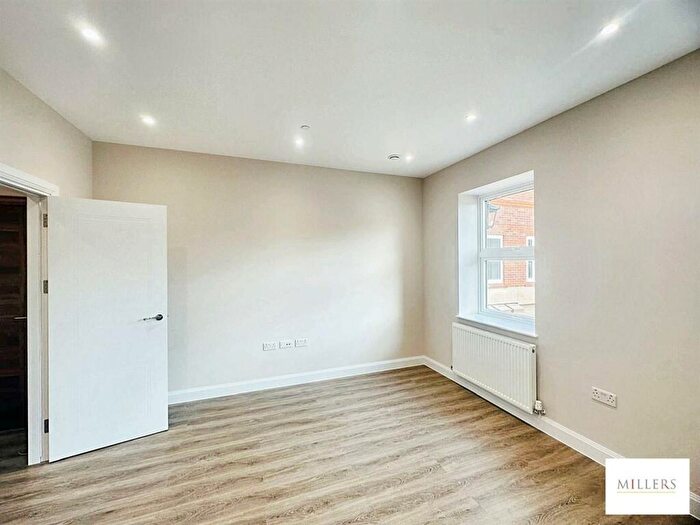 1 Bedroom Flat To Rent In Kestrel House, Bakers Lane, Epping, CM16