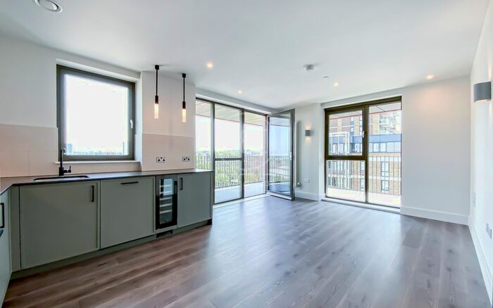 2 Bedroom Flat To Rent In Windsor Square, Royal Arsernal Riverside, London, SE18