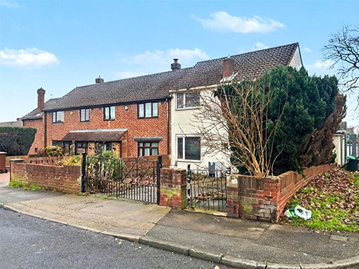 2 Bedroom End Of Terrace House For Sale In Yarrow Road, Walderslade, Kent, ME5