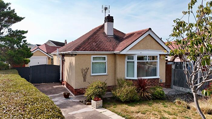 2 Bedroom Bungalow For Sale In Lynton Walk, Rhyl, LL18