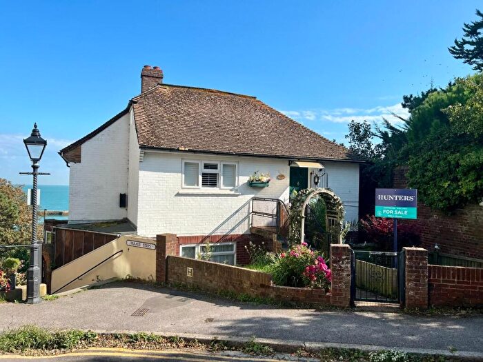 2 Bedroom Flat For Sale In High Point, The Parade, Folkestone, Kent, CT20