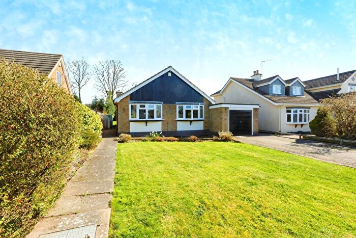 3 Bedroom Detached Bungalow For Sale In Island Close, Hinckley, LE10