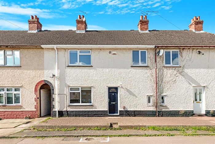 3 Bedroom Terraced House To Rent In Lilford Place, Kettering, NN16