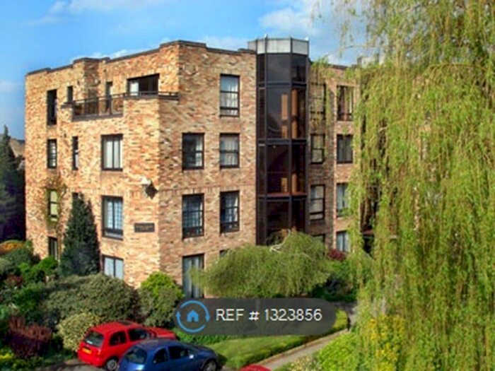 2 Bedroom Flat To Rent In Broadmeadows, Cambridge CB4