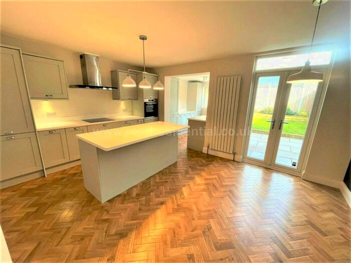 2 Bedroom House To Rent In Pavilion Drive, Leigh On Sea, SS9