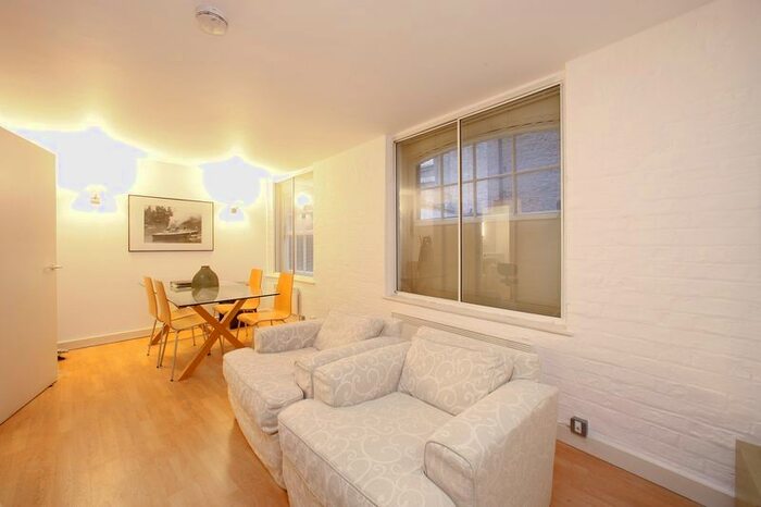 2 Bedroom Flat To Rent In Nottingham Court, Covent Garden, London, WC2H