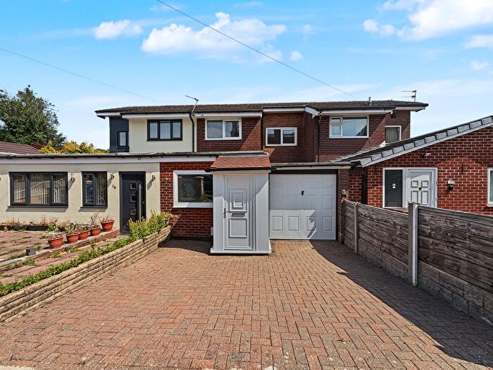 3 Bedroom Terraced House For Sale In Middleton Drive, Bury, BL9
