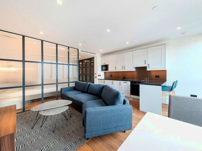 Studio To Rent In Emery Way, London Dock, E1W