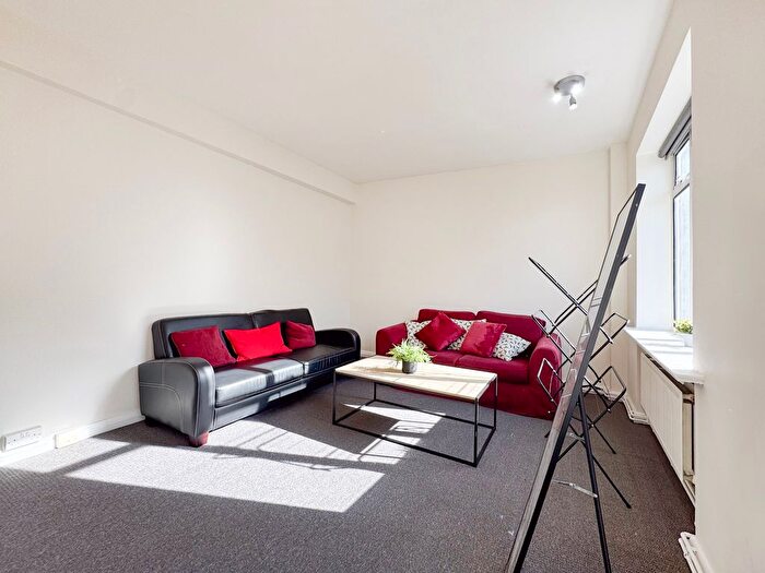2 Bedroom Flat To Rent In Warren Court, Euston Road, London, NW1