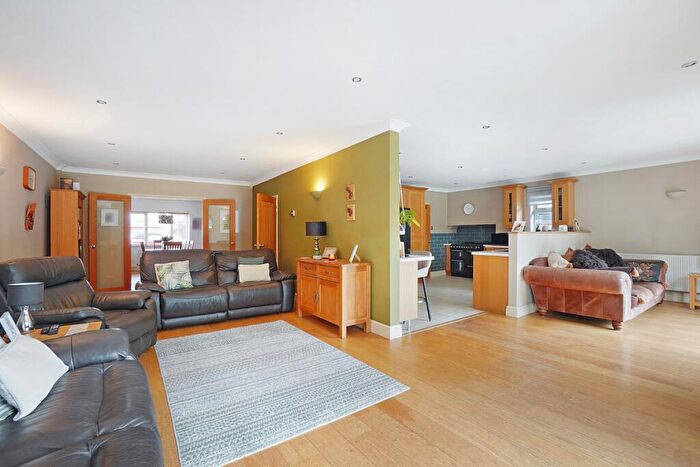 4 Bedroom Detached House For Sale In Bredhurst Road, Wigmore, ME8