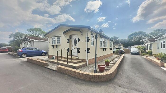 2 Bedroom Park Home For Sale In Paddock Park, Weston-super-Mare, BS22