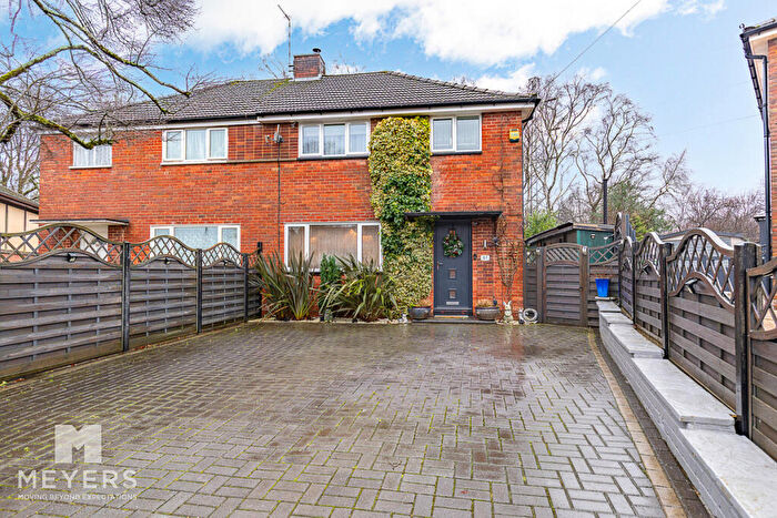 3 Bedroom Semi-Detached House For Sale In Farwell Road, Poole, BH12