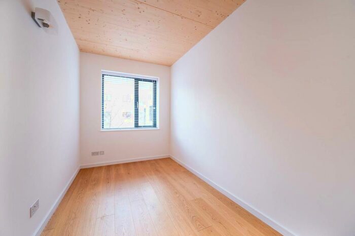 3 Bedroom Flat To Rent In Chobham Road, Stratford, London, E15