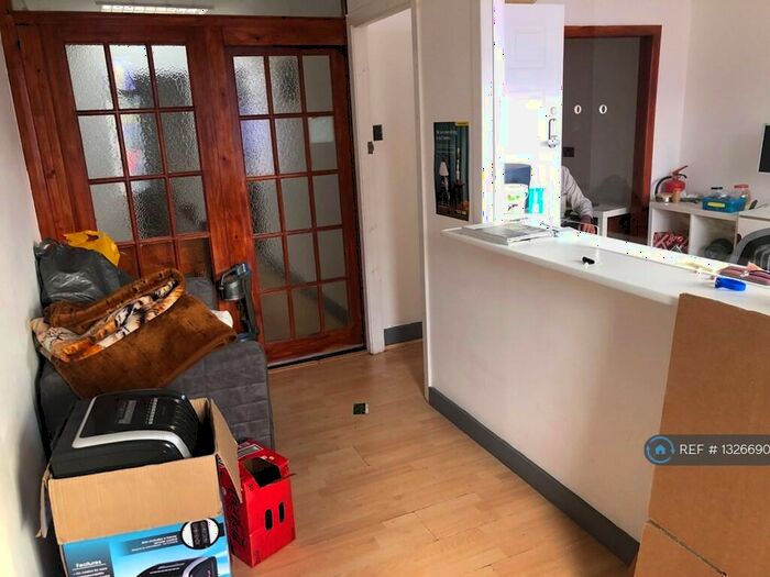 2 Bedroom Flat To Rent In High Street, London, NW10