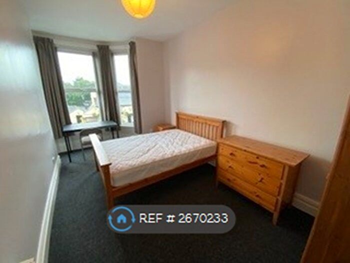 9 Bedroom Semi Detached House To Rent In Wilmslow Road, Manchester, M20