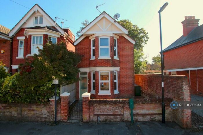 3 Bedroom Detached House To Rent In Highfield, Southampton, SO17