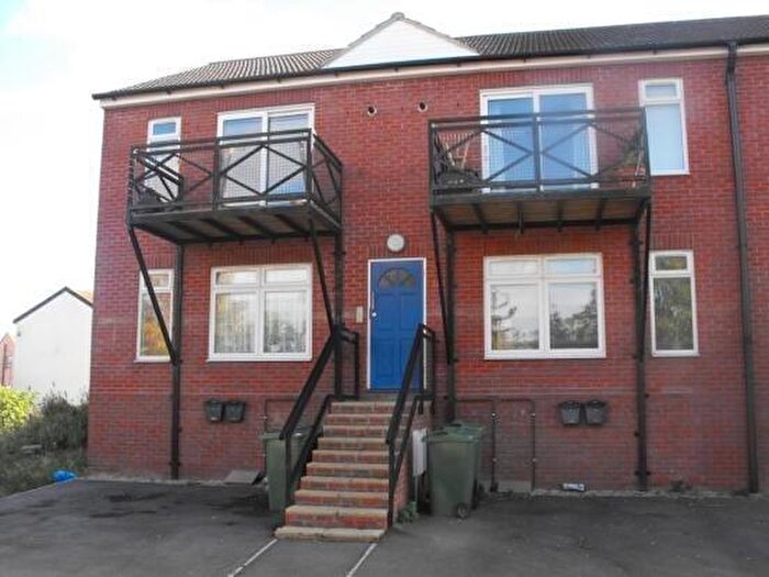 1 Bedroom Flat To Rent In Weavers Court, CO12